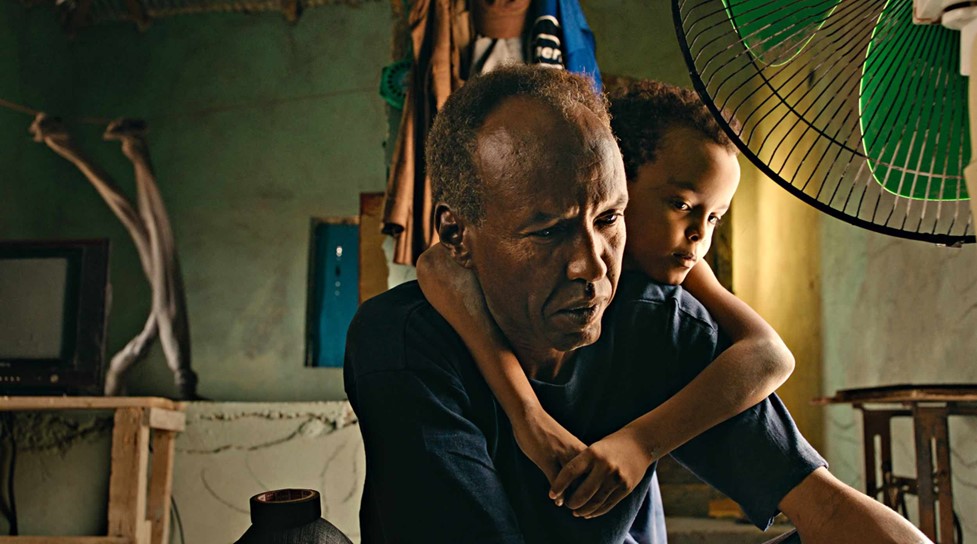 “The Village Next to Paradise”, del director somalí Mo Harawe, ganadora del VI Premio ACERCA de la Cooperación Española en el Festival de Cine Africano de Tarifa-Tánger 2025