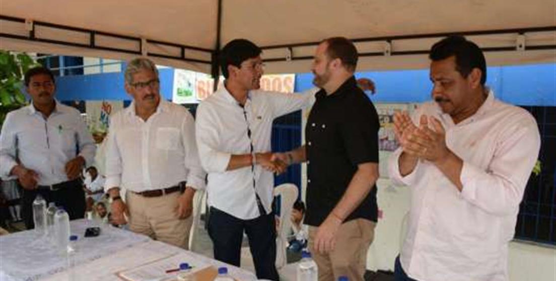 saludos durante el acto