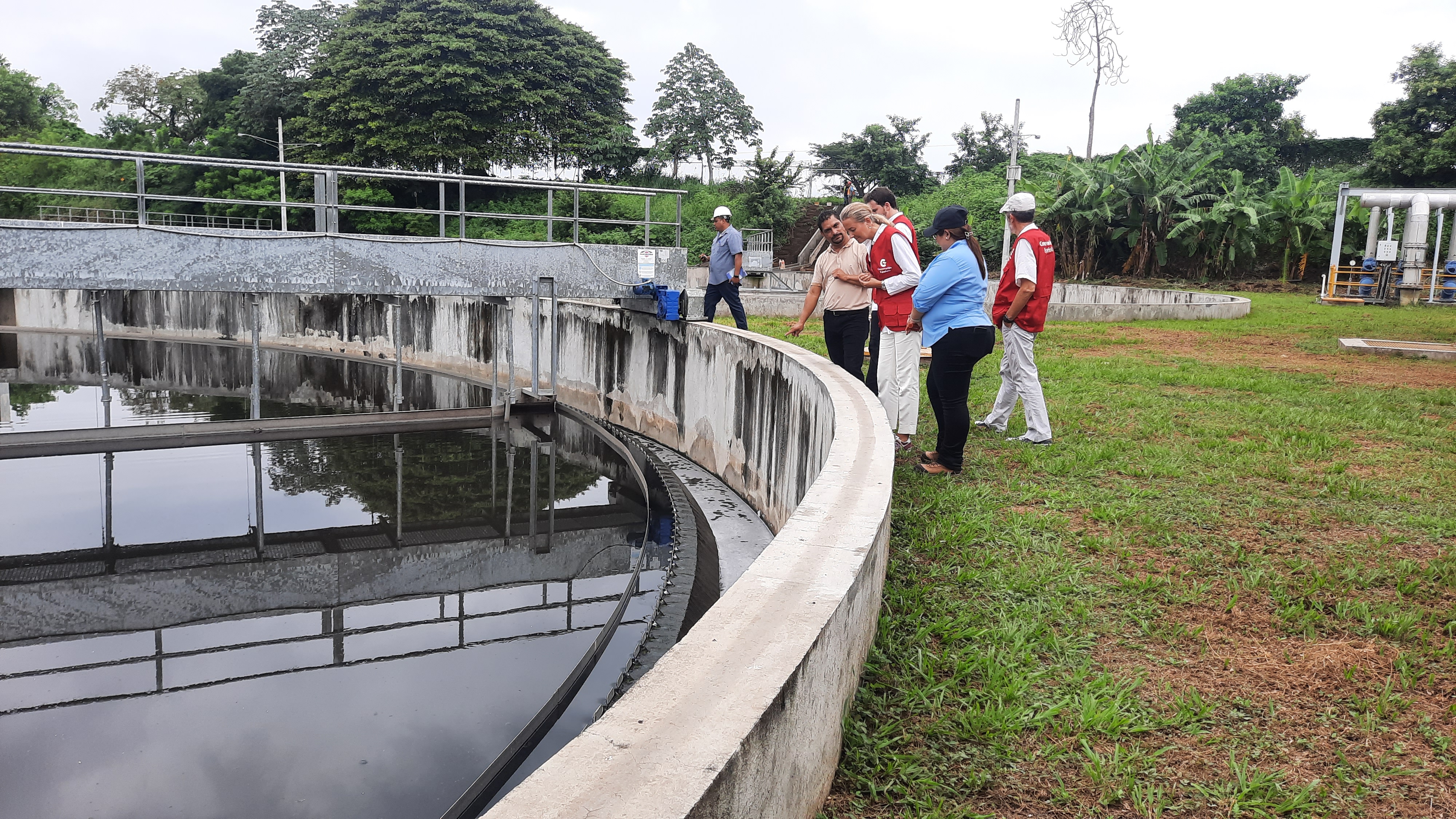 Visita de la embajadora de España a la planta de tratamiento de aguas residuales de la ciudad de Masaya 